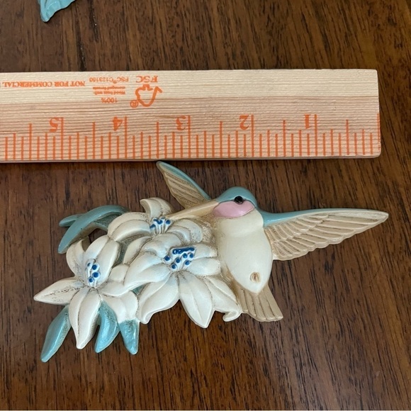 Vintage Burwood Plastic USA Made Hummingbird Set of Two Hanging Wall Decor - Picture 5 of 13